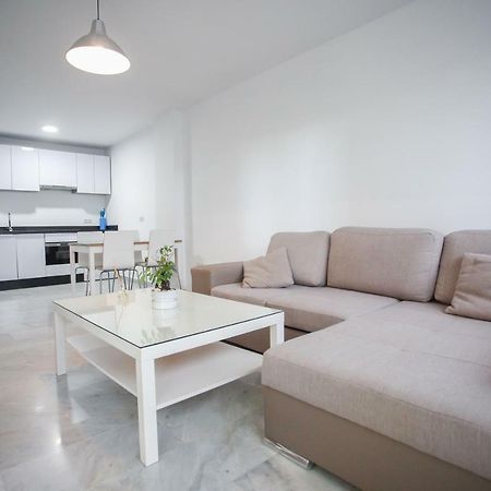 Apartamento En La Carihuela Con Piscina Y Parking, Al Lado De La Playa Torremolinos Exterior foto