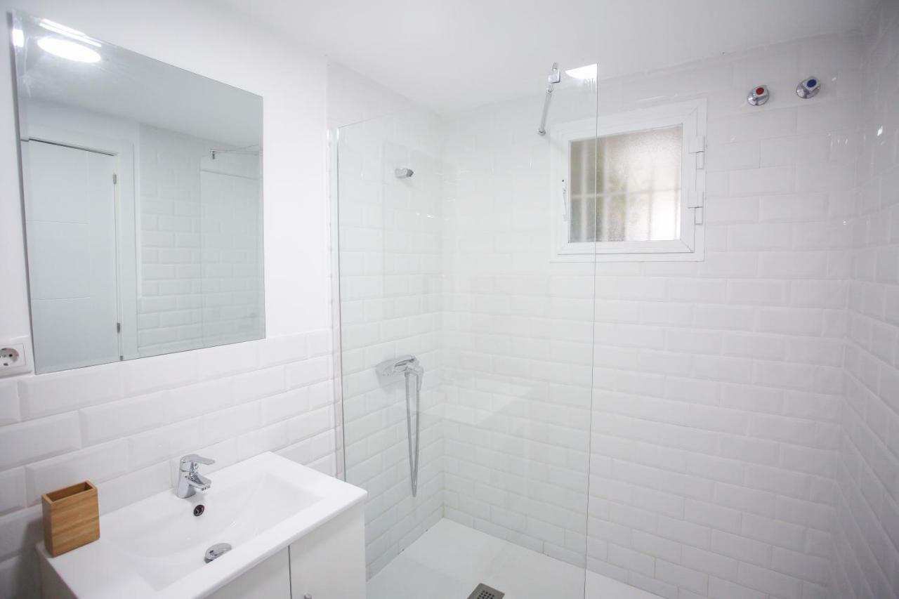 Apartamento En La Carihuela Con Piscina Y Parking, Al Lado De La Playa Torremolinos Exterior foto
